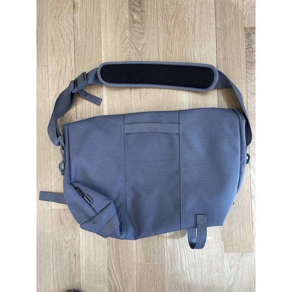 Timbuk2 Classic Messenger Bag Black Waterproof Liner Size Gray Large EUC - Picture 3 of 8